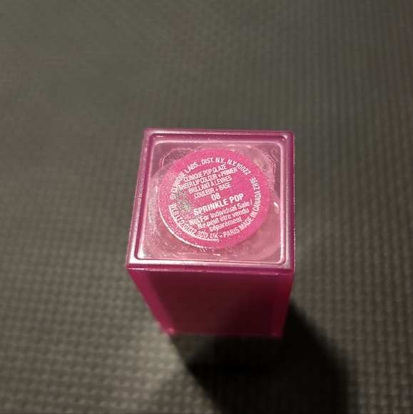 FREE with purchase of 2 or more items - Clinique Sprinkle Pop (mini) - Picture 3 of 3